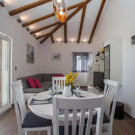 Family Friendly House With A Swimming Pool Sevid, Trogir - 22950 Tatil Evi Marina