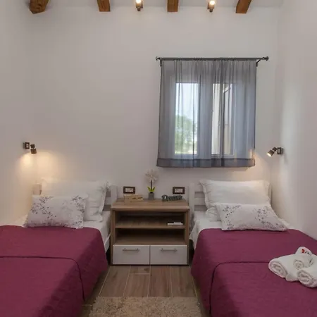 Family Friendly House With A Swimming Pool Sevid, Trogir - 22950 Marina